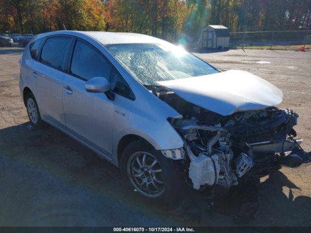  Salvage Toyota Prius v