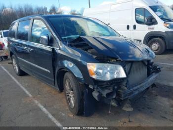  Salvage Chrysler Town & Country