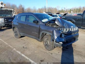  Salvage Jeep Compass