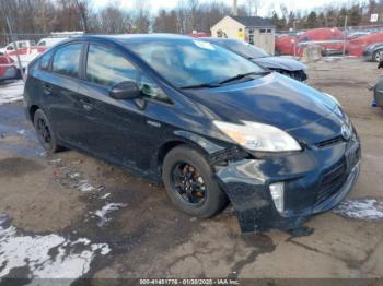  Salvage Toyota Prius