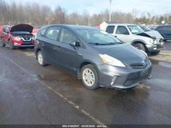  Salvage Toyota Prius v