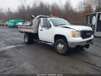  Salvage General Motors Sierra 3500hd Chassis