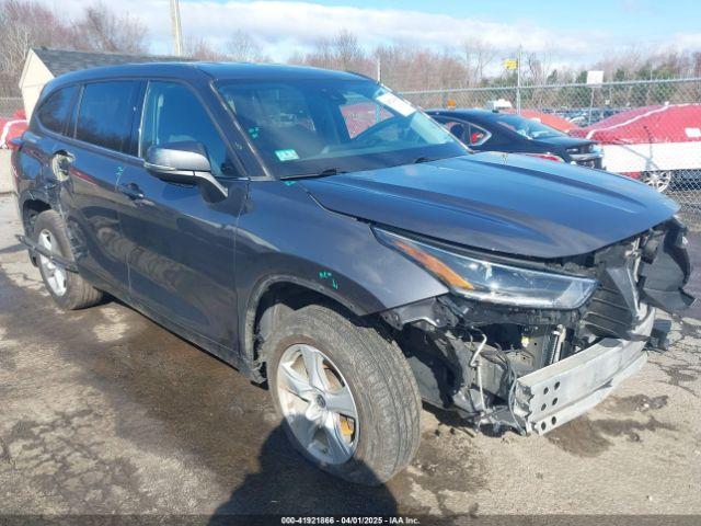  Salvage Toyota Highlander