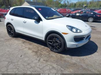  Salvage Porsche Cayenne