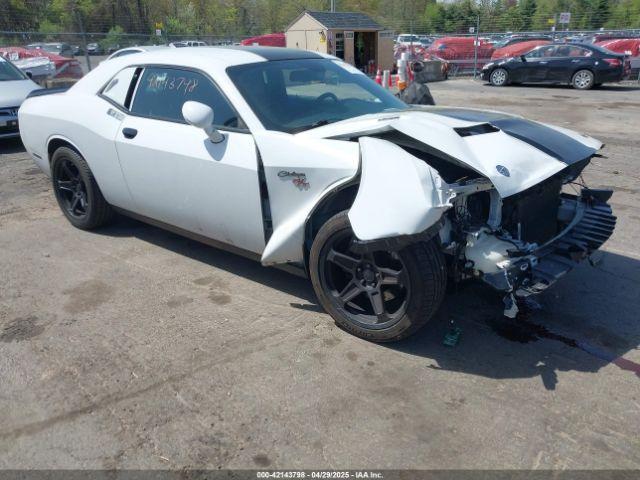  Salvage Dodge Challenger
