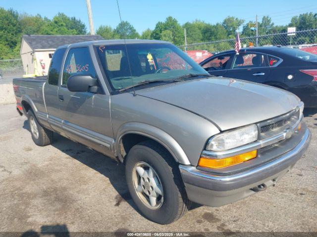  Salvage Chevrolet S-10