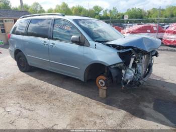  Salvage Toyota Sienna