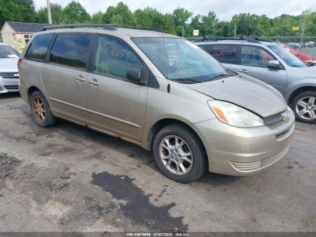  Salvage Toyota Sienna