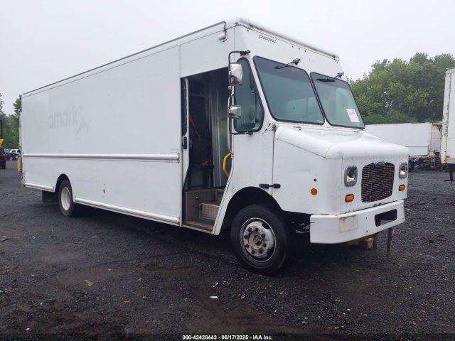  Salvage Freightliner Chassis