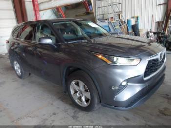  Salvage Toyota Highlander
