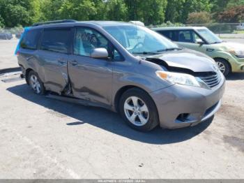  Salvage Toyota Sienna