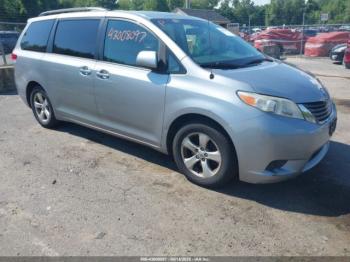 Salvage Toyota Sienna