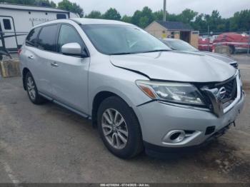  Salvage Nissan Pathfinder