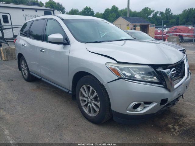  Salvage Nissan Pathfinder