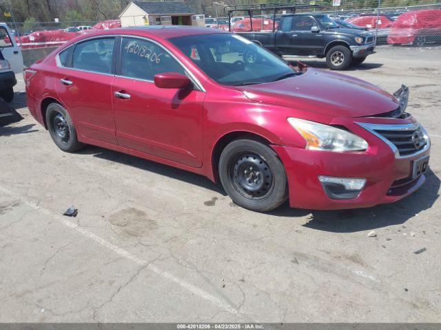 Salvage Nissan Altima