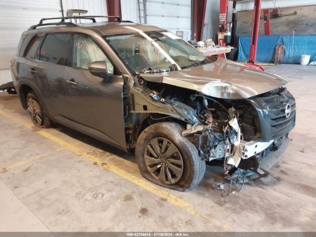  Salvage Nissan Pathfinder