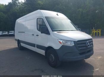  Salvage Mercedes-Benz Sprinter 2500