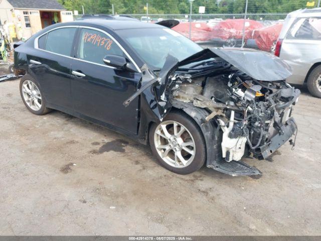  Salvage Nissan Maxima