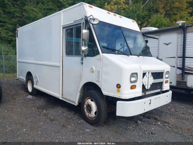  Salvage Freightliner Chassis