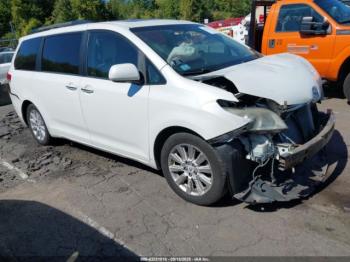  Salvage Toyota Sienna