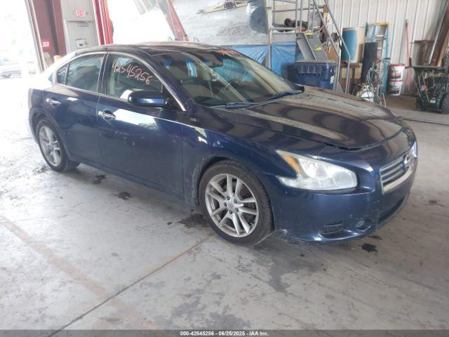  Salvage Nissan Maxima