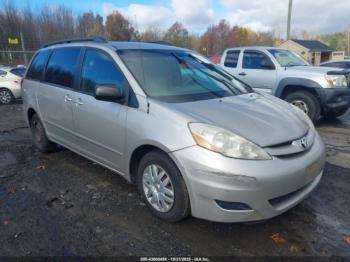  Salvage Toyota Sienna