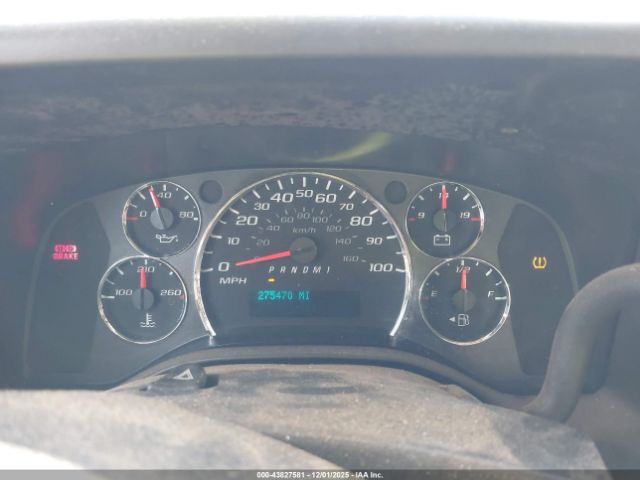 Chevrolet Express Work Van Image 10