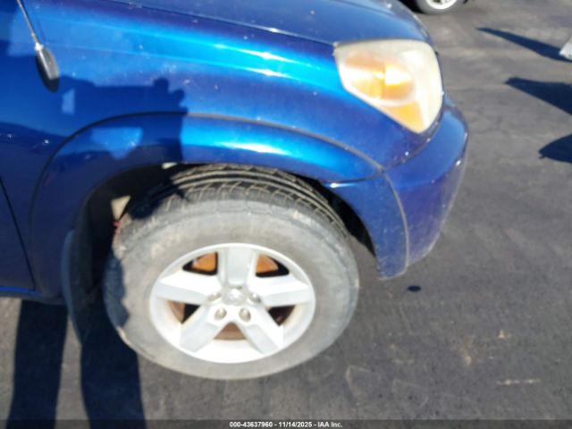 Toyota RAV4 Image 13