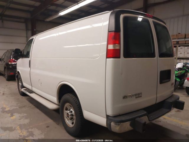 GMC Savana Work Van Image 13