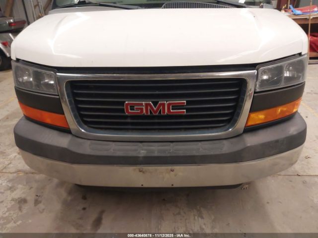 GMC Savana Work Van Image 4