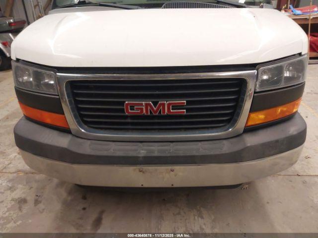 GMC Savana Work Van Image 4