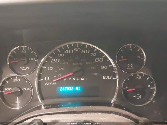 GMC Savana Work Van Image 5