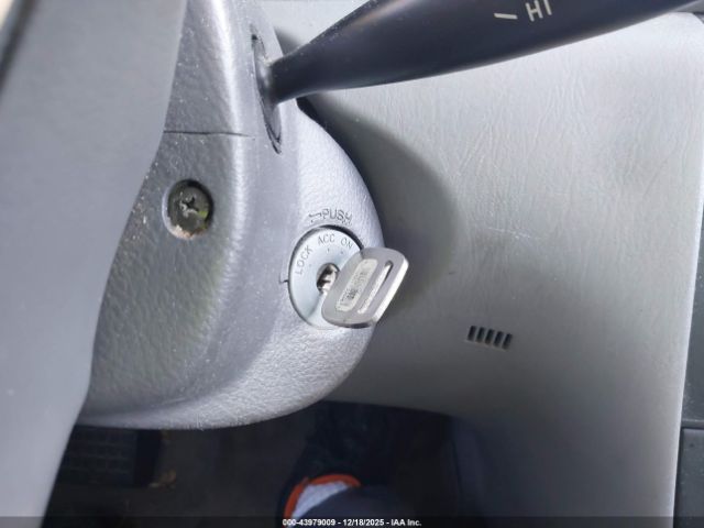 Toyota Corolla Ce Image 11