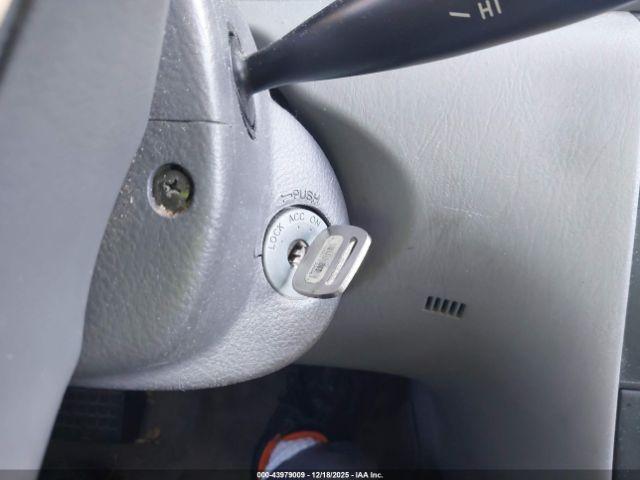 Toyota Corolla Ce Image 11