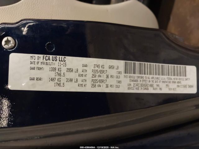 Chrysler Town & Country Touring Image 9