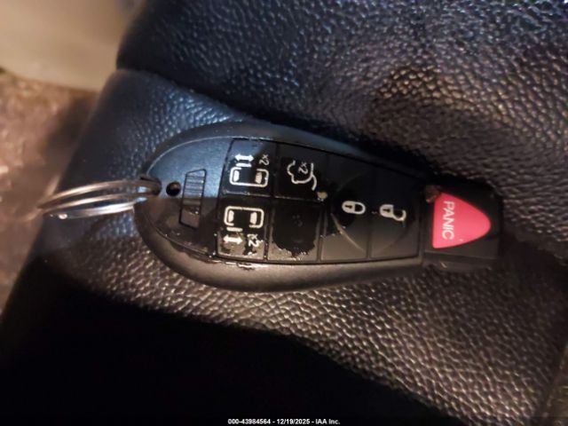 Chrysler Town & Country Touring Image 7