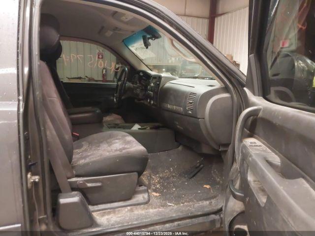 Chevrolet Silverado 1500 Lt Image 3