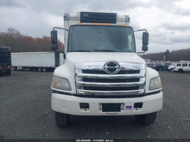 Hino 258 268 Image 2