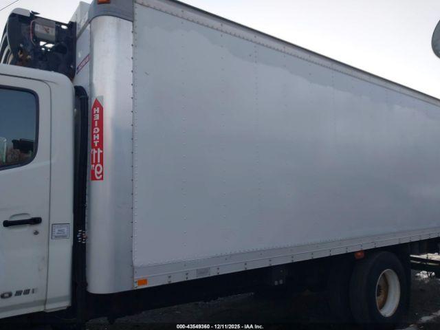 Hino 258 268 Image 11