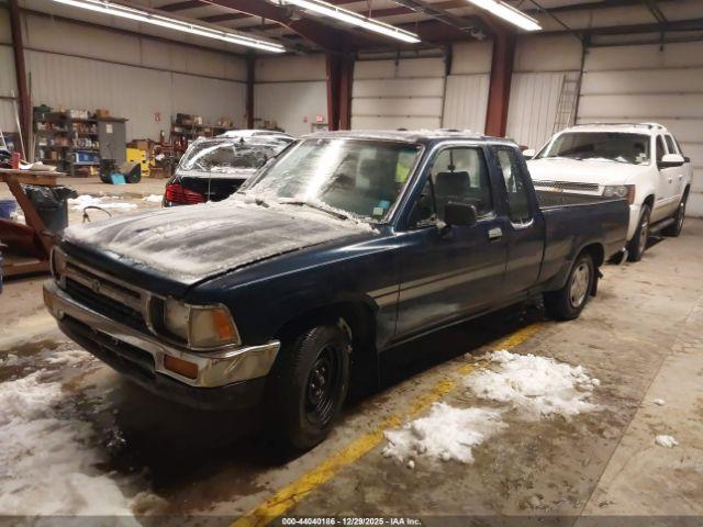 Toyota Pickup Image 2