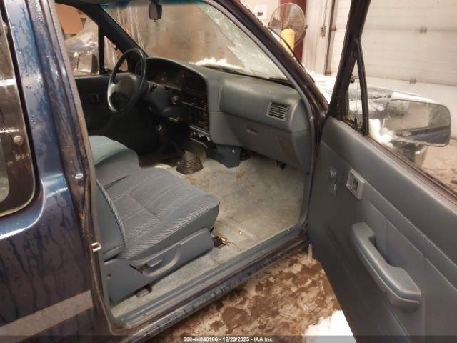 Toyota Pickup Image 4