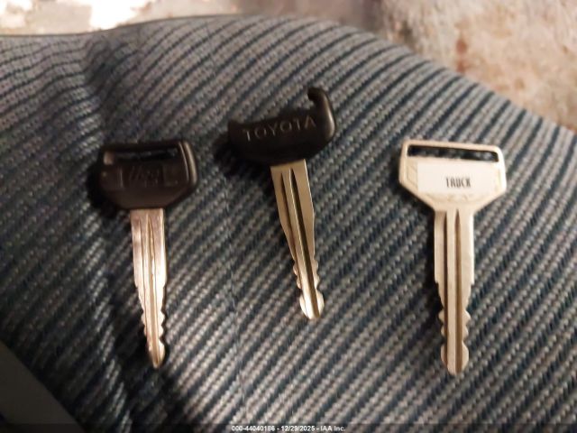 Toyota Pickup Image 10