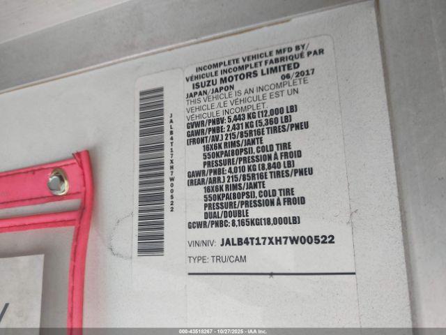 Isuzu Reach Image 12