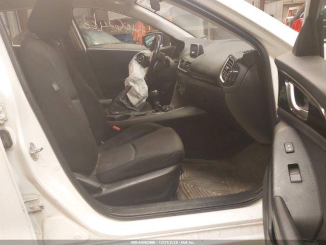 Mazda Mazda3 I Touring Image 5