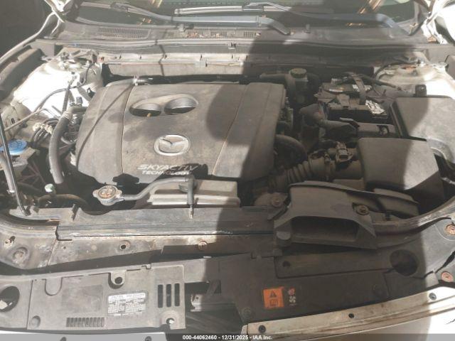 Mazda Mazda3 I Touring Image 2