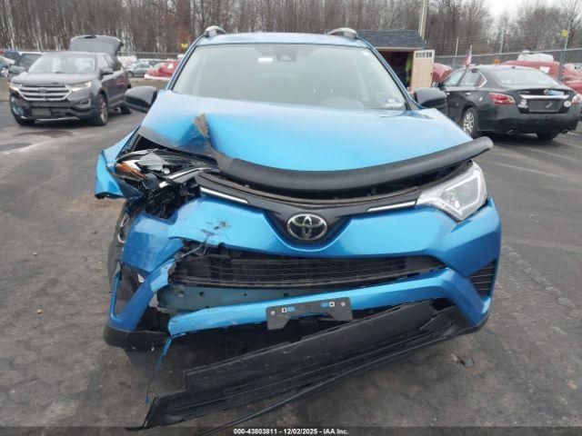 Toyota RAV4 Le Image 16