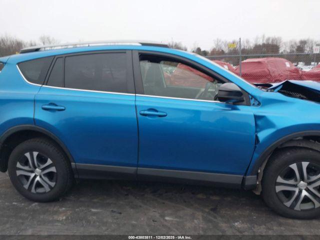 Toyota RAV4 Le Image 14