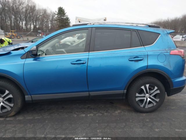 Toyota RAV4 Le Image 10