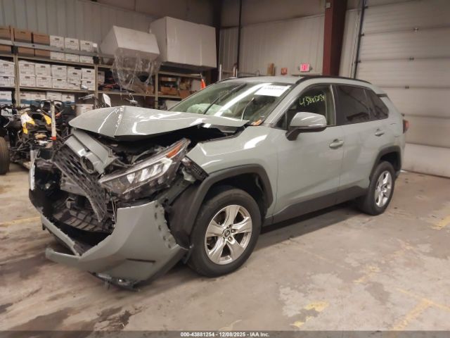 Toyota RAV4 Xle Image 4