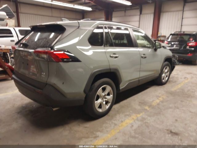 Toyota RAV4 Xle Image 16